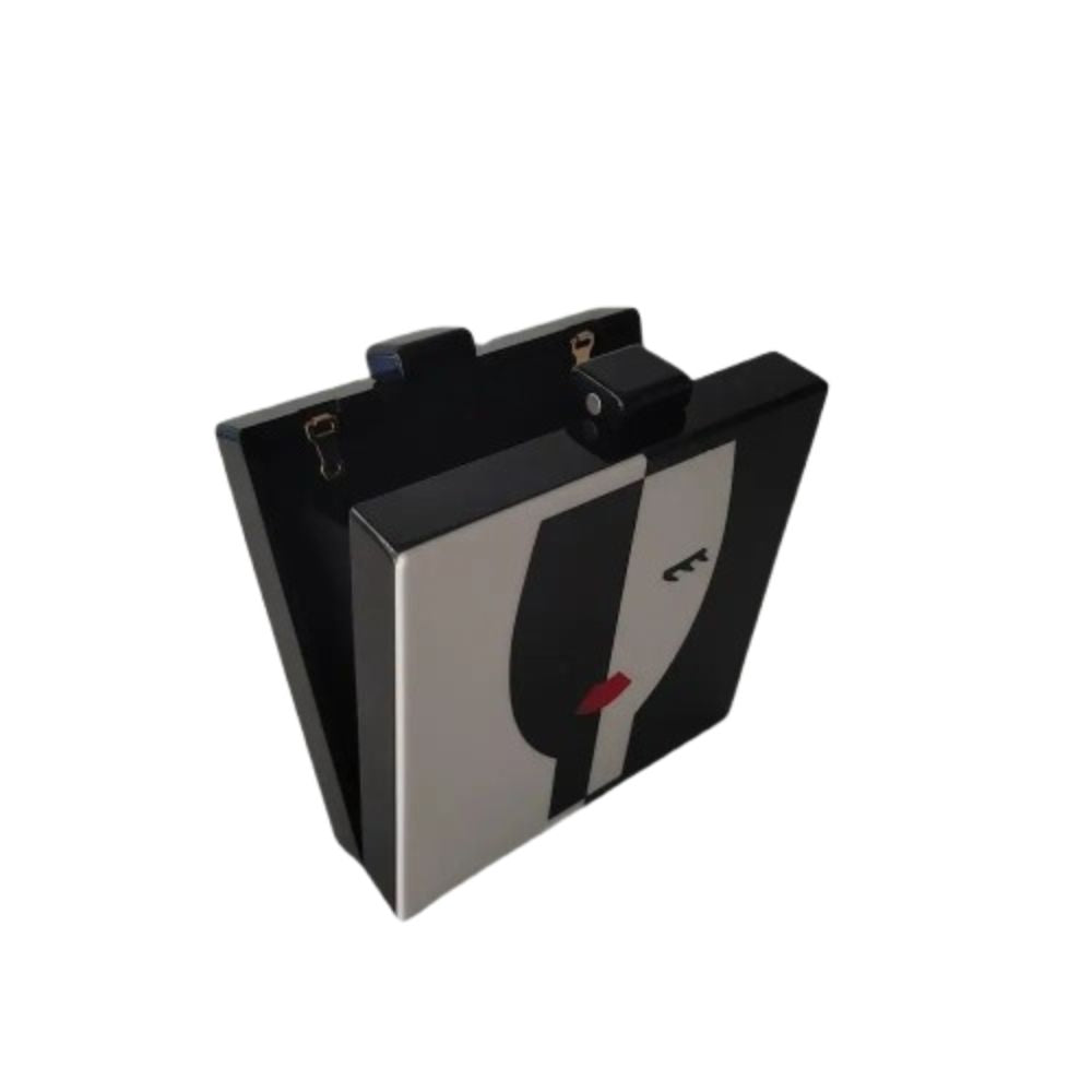 Künstlerische Acryl-Clutch – Schwarz-weiße Statement-Abendtasche mit Perlen- oder Kettengriff
